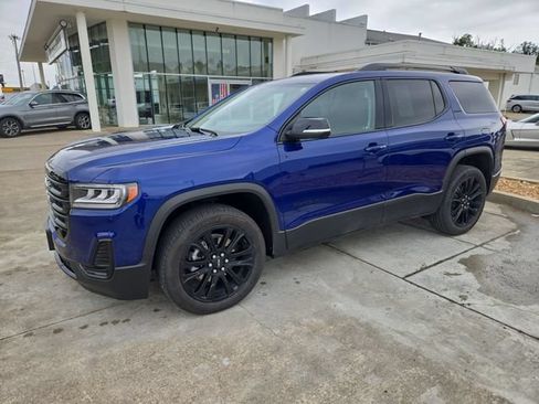 Used 2023 GMC Acadia SLE w/ Driver Convenience Package FWD image 1