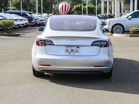 Used 2018 Tesla Model 3 Long Range RWD image 4
