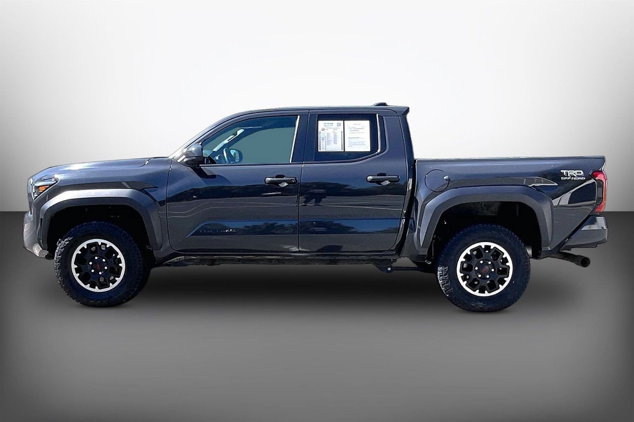 Used 2025 Toyota Tacoma TRD Off-Road AWD/4WD image 5