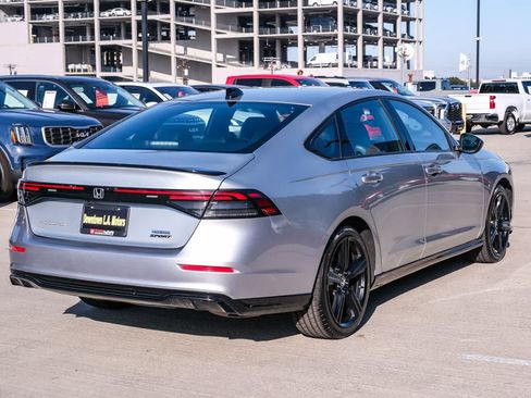 Used 2024 Honda Accord Sport image 4