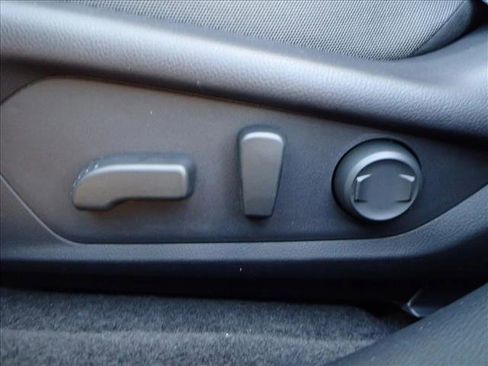 New 2026 Subaru Crosstrek 2.0i Premium image 12