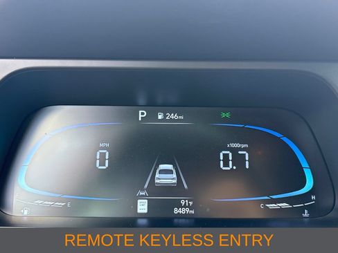 Used 2025 Hyundai Elantra Sport FWD image 6