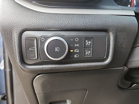 Used 2020 Ford Explorer XLT w/ Equipment Group 202A AWD/4WD image 14