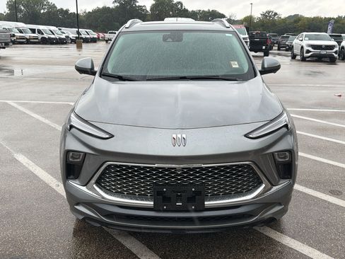 Used 2024 Buick Encore GX Avenir w/ Avenir Technology Package AWD/4WD image 9