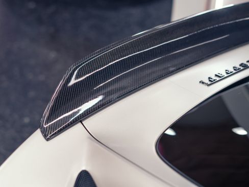Used 2015 Ferrari F12 Berlinetta RWD image 10