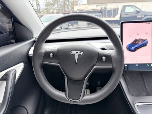 Used 2021 Tesla Model Y Performance image 9