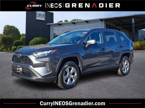 Used 2023 Toyota RAV4 XLE image 1