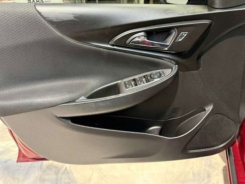 Used 2018 Chevrolet Malibu LT image 31