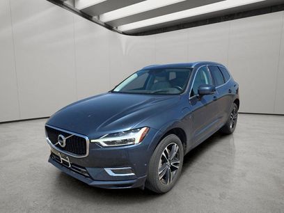 Used 2019 Volvo XC60 T8 Momentum w/ Advanced Package