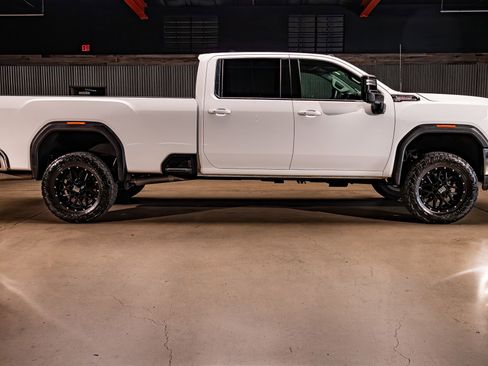 Used 2022 GMC Sierra 3500 SLE w/ SLE Convenience Package AWD/4WD image 10