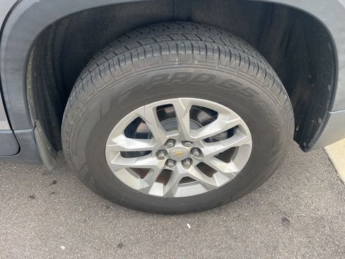 Used 2019 Chevrolet Traverse LT image 14