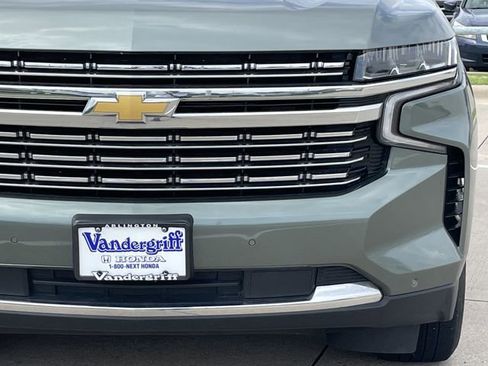 Used 2023 Chevrolet Suburban Premier image 8