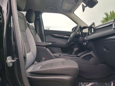 Used 2025 Chevrolet TrailBlazer LT FWD image 33