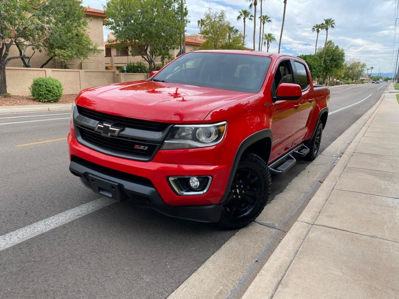 Used 2017 Chevrolet Colorado Z71 AWD/4WD image 2