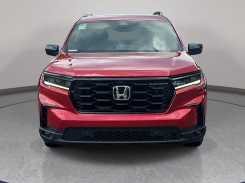 Used 2025 Honda Pilot Black Edition image 2