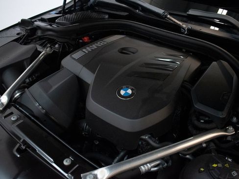 Certified 2025 BMW 530i xDrive 530i xDrive w/ Premium Package image 10