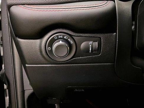 Used 2025 Dodge Durango R/T AWD/4WD image 15