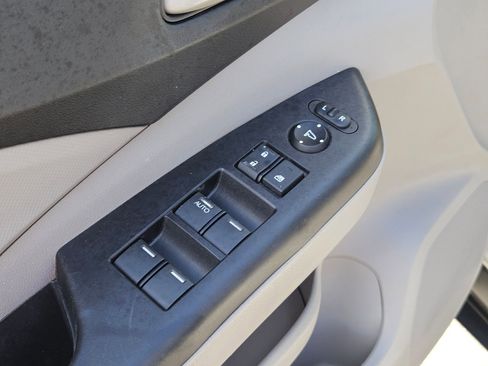 Used 2012 Honda CR-V LX image 12