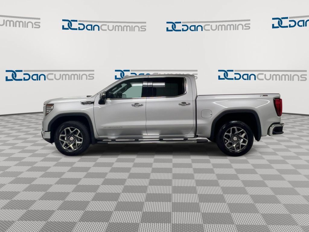 Used 2022 GMC Sierra 1500 SLT AWD/4WD image 5