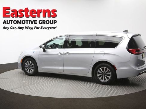 Used 2023 Chrysler Pacifica Touring-L FWD image 64
