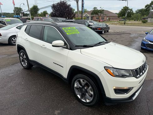 Used 2018 Jeep Compass Limited AWD/4WD image 8