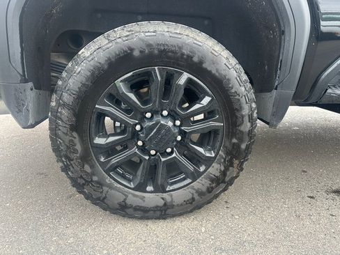 Used 2022 GMC Sierra 2500 Denali w/ Denali Black Diamond Edition image 10