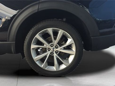 Used 2023 Ford Explorer Platinum w/ Technology Package image 12