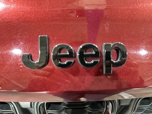 Used 2023 Jeep Grand Cherokee L Laredo AWD/4WD image 28