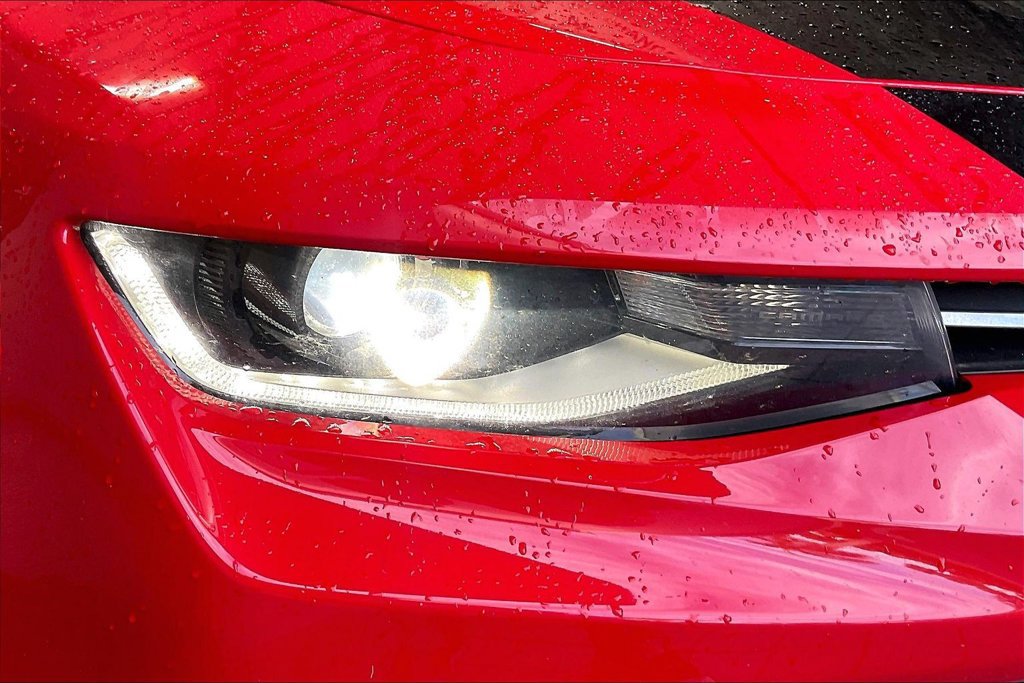 Used 2018 Chevrolet Camaro LT RWD image 23