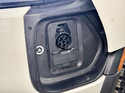 Used 2025 Rivian R1T Adventure AWD/4WD image 5