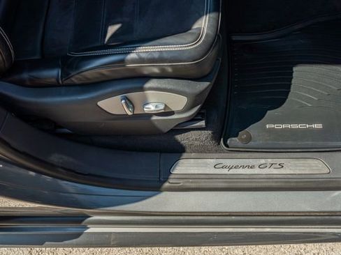 Used 2018 Porsche Cayenne GTS image 45