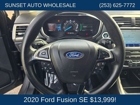 Used 2020 Ford Fusion SE FWD image 30