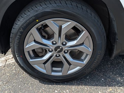 Certified 2024 Kia Seltos LX AWD/4WD image 15