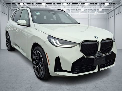 Certified 2025 BMW X3 xDrive30i w/ Premium Package image 3