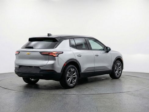 Used 2025 Chevrolet Equinox LT image 9