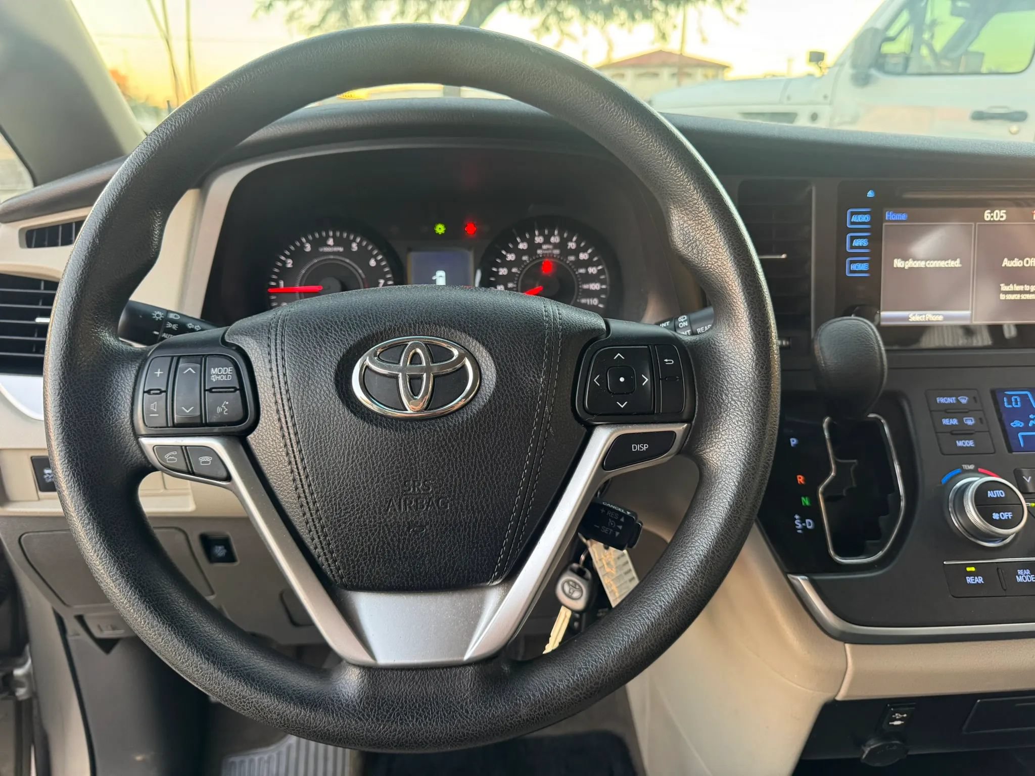 Used 2015 Toyota Sienna LE FWD image 13