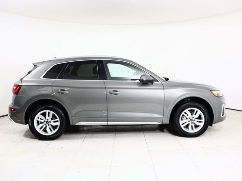 Used 2023 Audi Q5 2.0T Premium w/ Convenience Package image 18