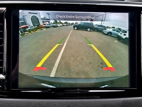 Certified 2024 Chrysler Pacifica Touring-L image 10