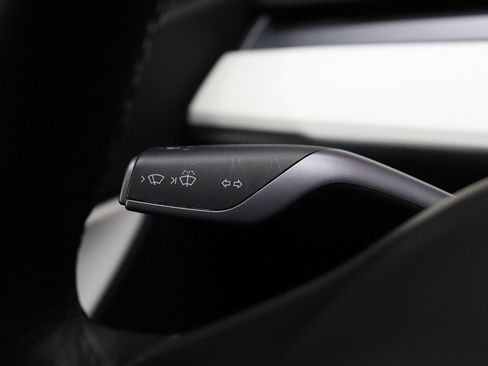 Used 2022 Tesla Model Y Long Range image 48