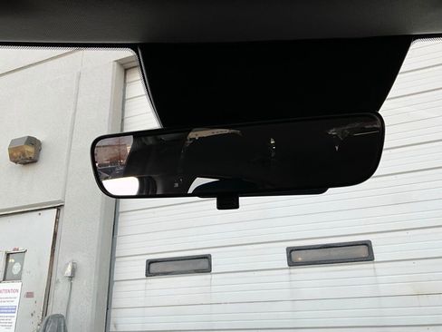 Used 2025 Kia Sportage LX image 17