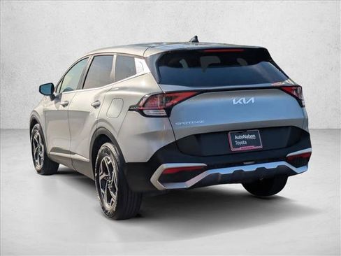 Used 2024 Kia Sportage LX image 8