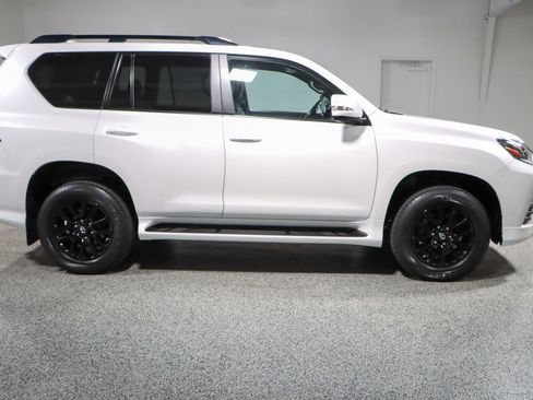 Used 2022 Lexus GX 460 image 6