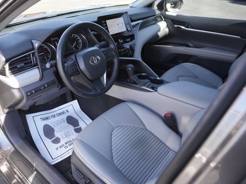 Used 2022 Toyota Camry SE image 8
