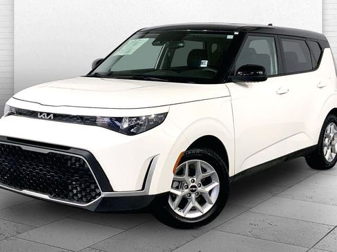 Certified 2025 Kia Soul S FWD image 12