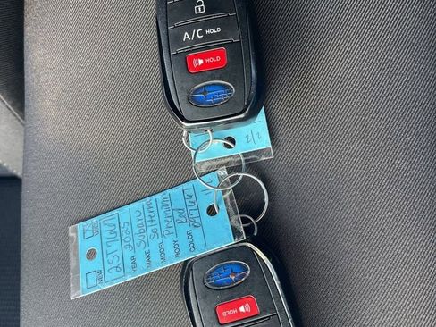 Used 2025 Subaru Solterra Premium image 32