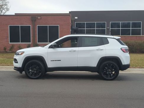 New 2026 Jeep Compass Latitude AWD/4WD image 10