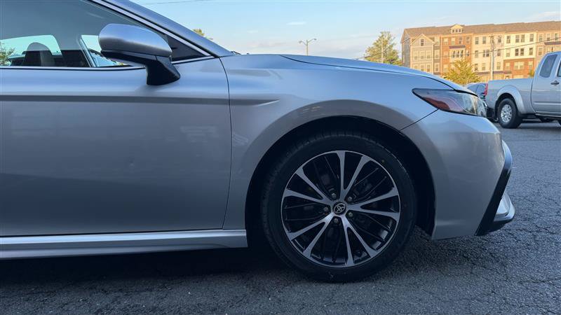 Used 2021 Toyota Camry SE FWD image 5