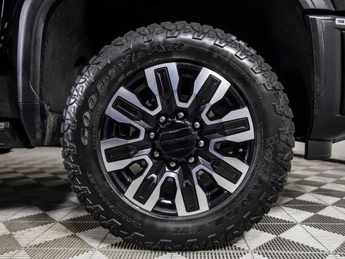 Used 2024 GMC Sierra 3500 Denali Ultimate AWD/4WD image 38