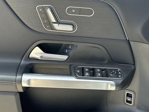 Used 2026 Mercedes-Benz GLB 250 image 20