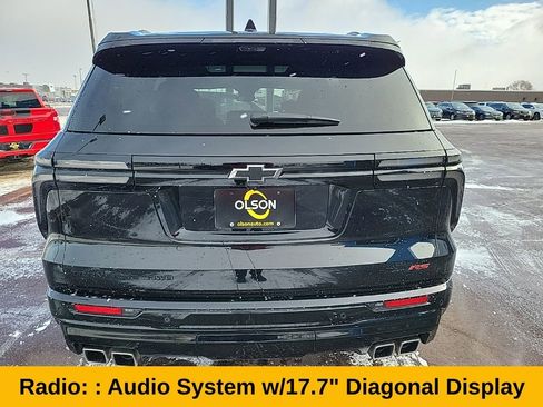 Used 2025 Chevrolet Traverse RS image 6